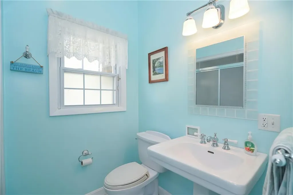 130 Bramble Way Tiverton RI 02878