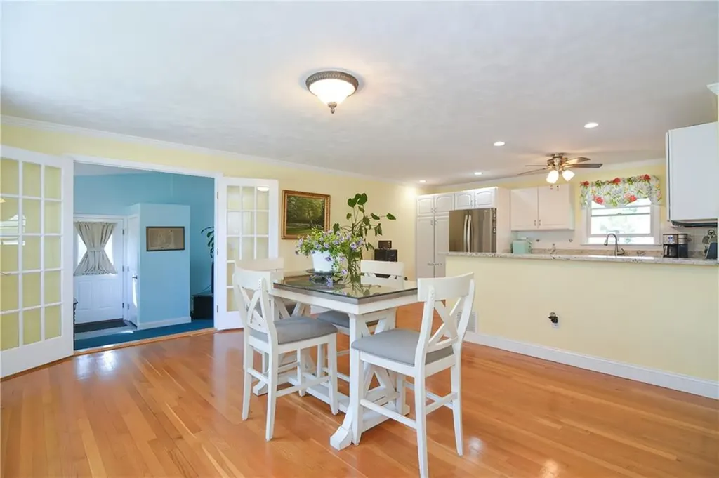 130 Bramble Way Tiverton RI 02878