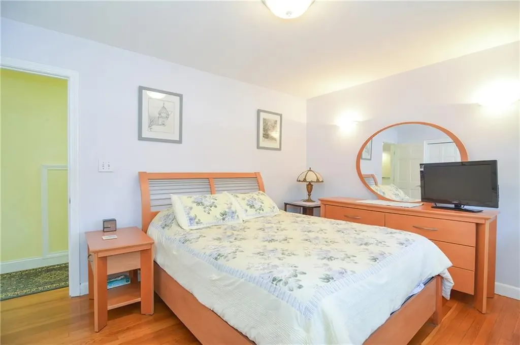 130 Bramble Way Tiverton RI 02878