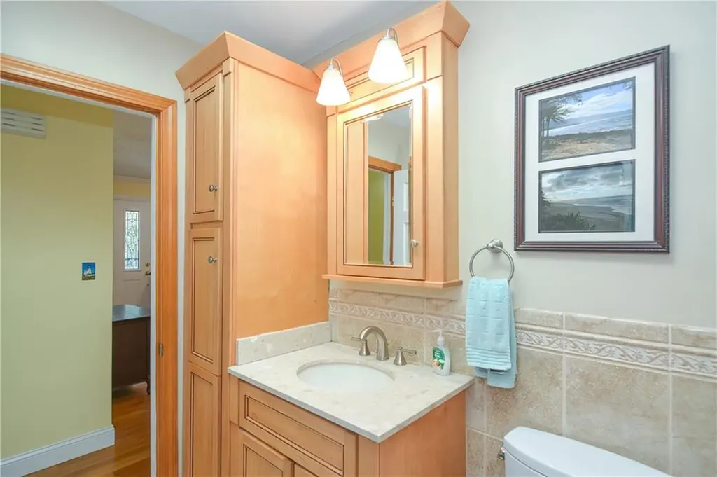 130 Bramble Way Tiverton RI 02878