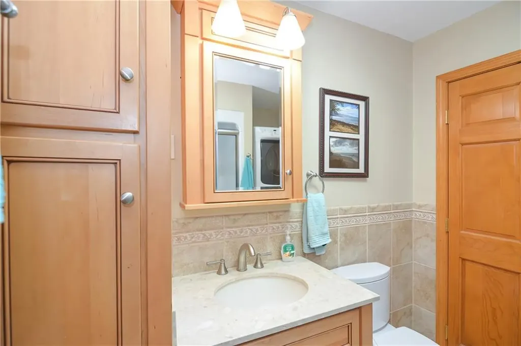 130 Bramble Way Tiverton RI 02878