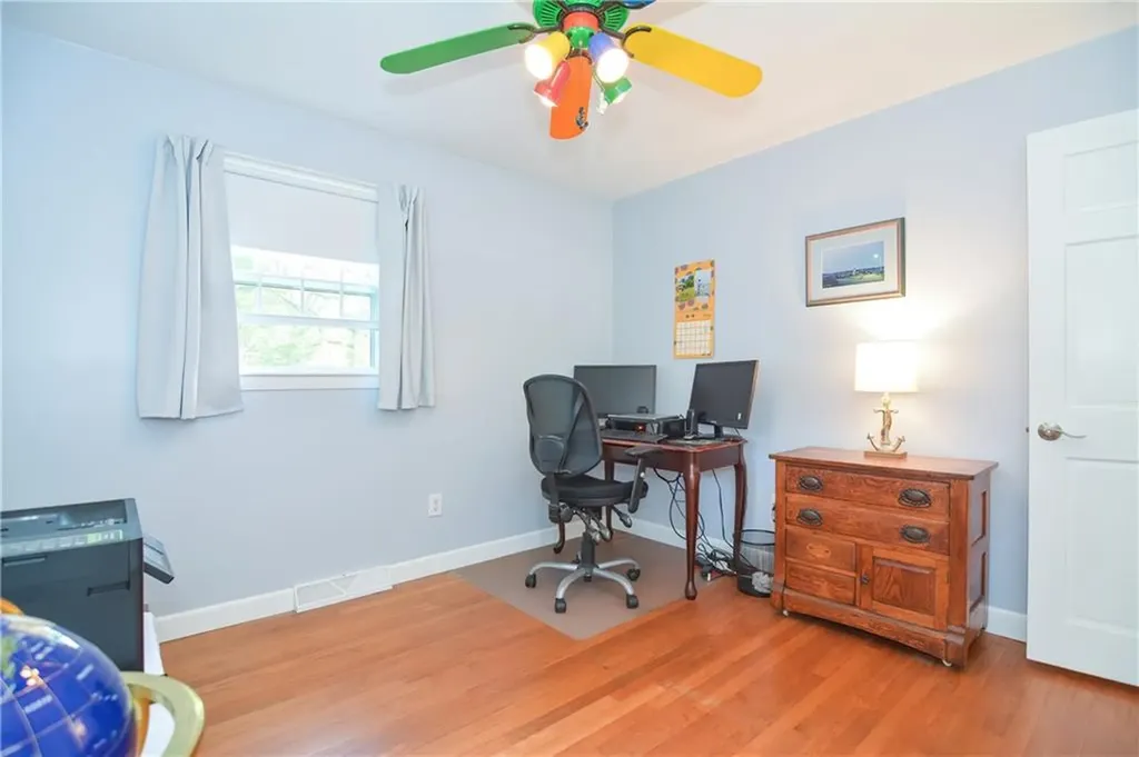 130 Bramble Way Tiverton RI 02878