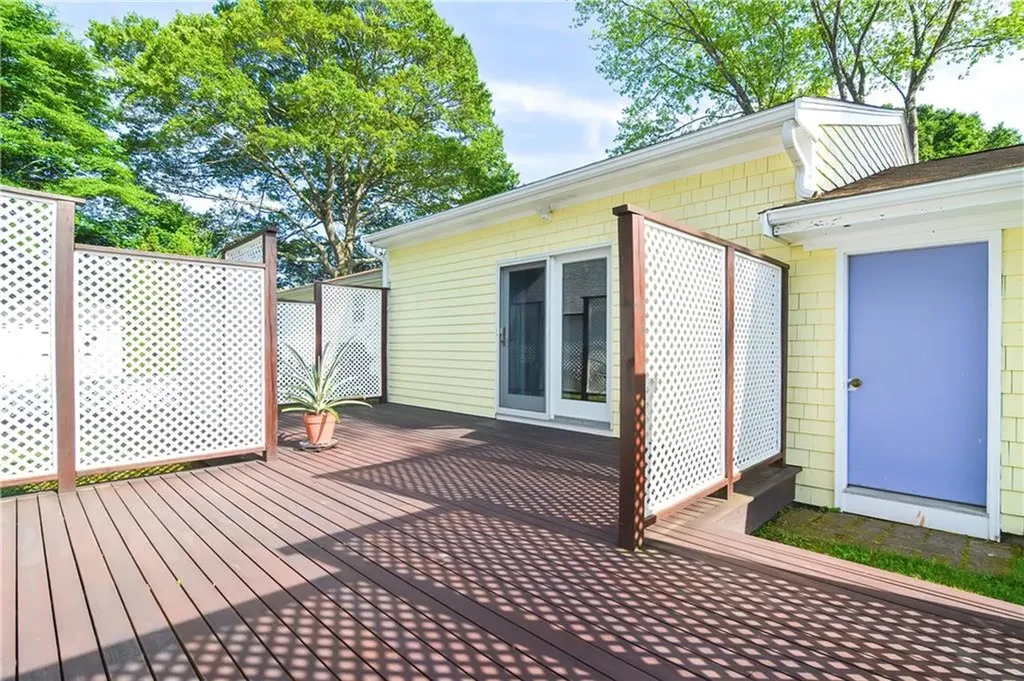 130 Bramble Way Tiverton RI 02878