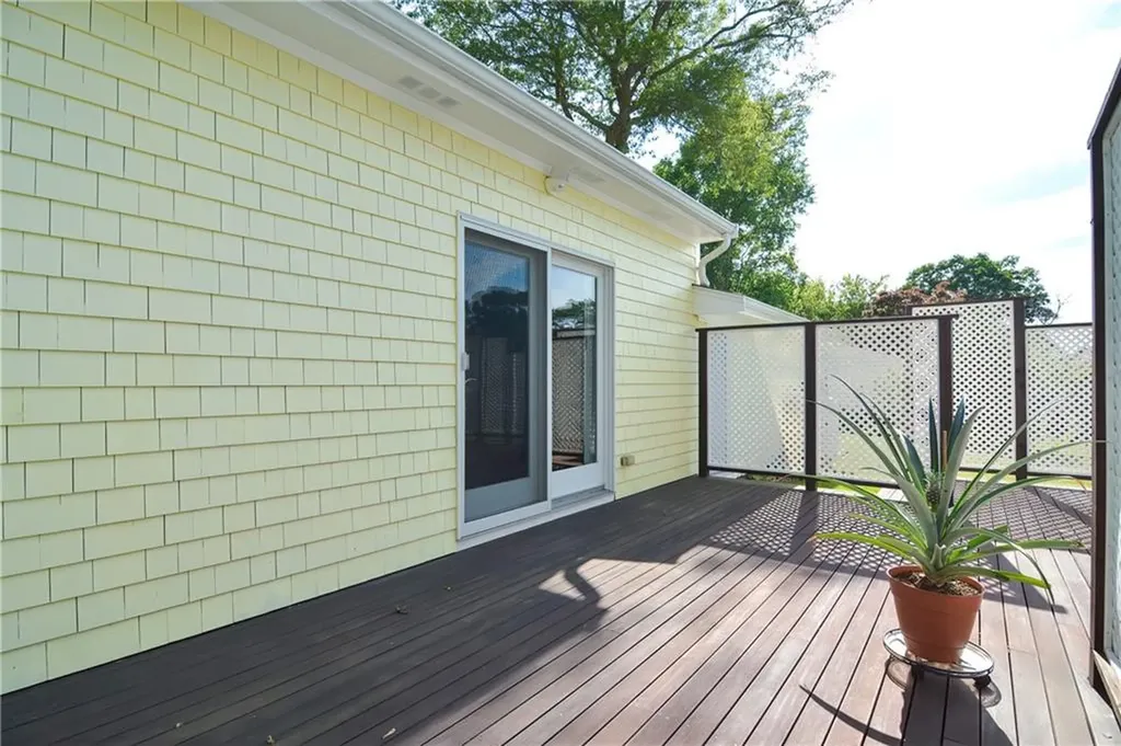 130 Bramble Way Tiverton RI 02878