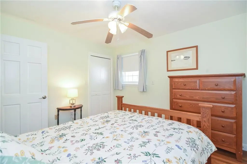 130 Bramble Way Tiverton RI 02878
