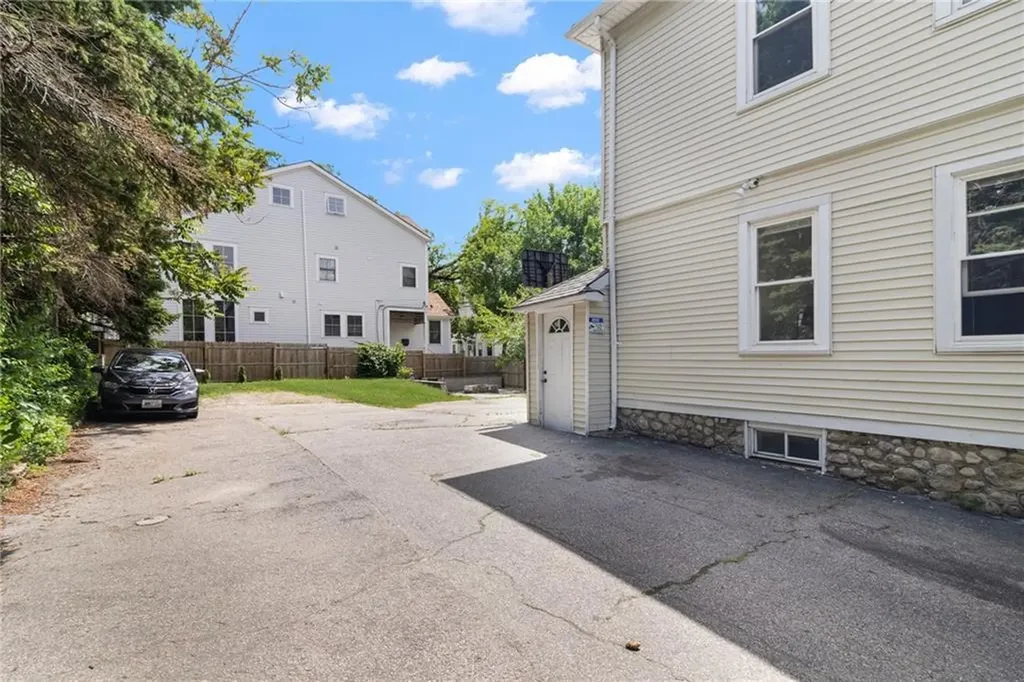 114 Penn Street Providence RI 02909