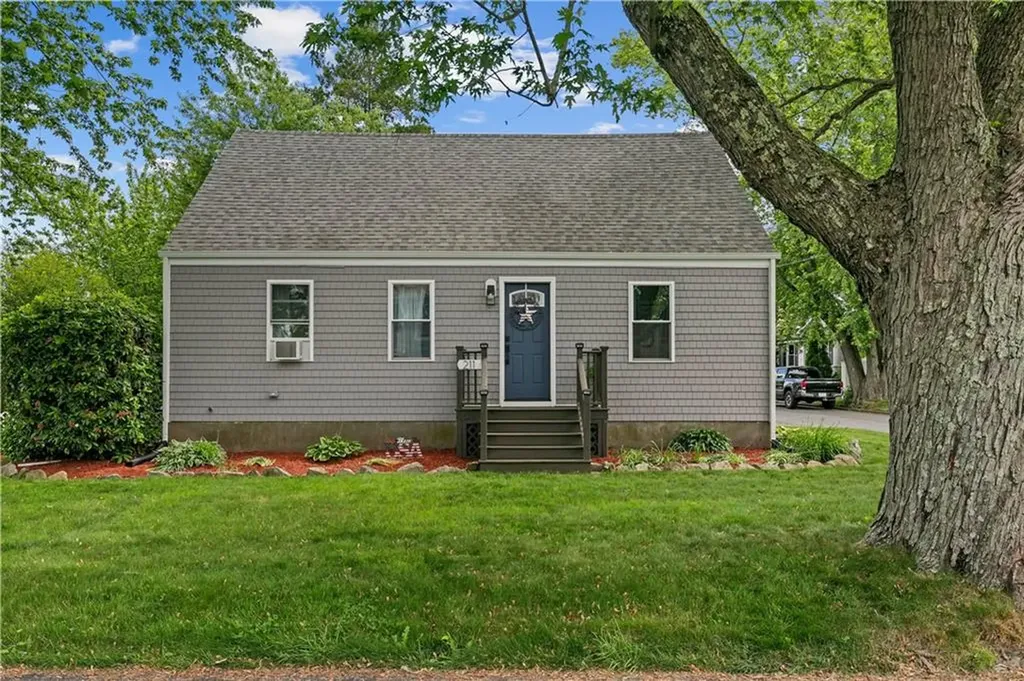 211 Franklin Street Warren RI 02885