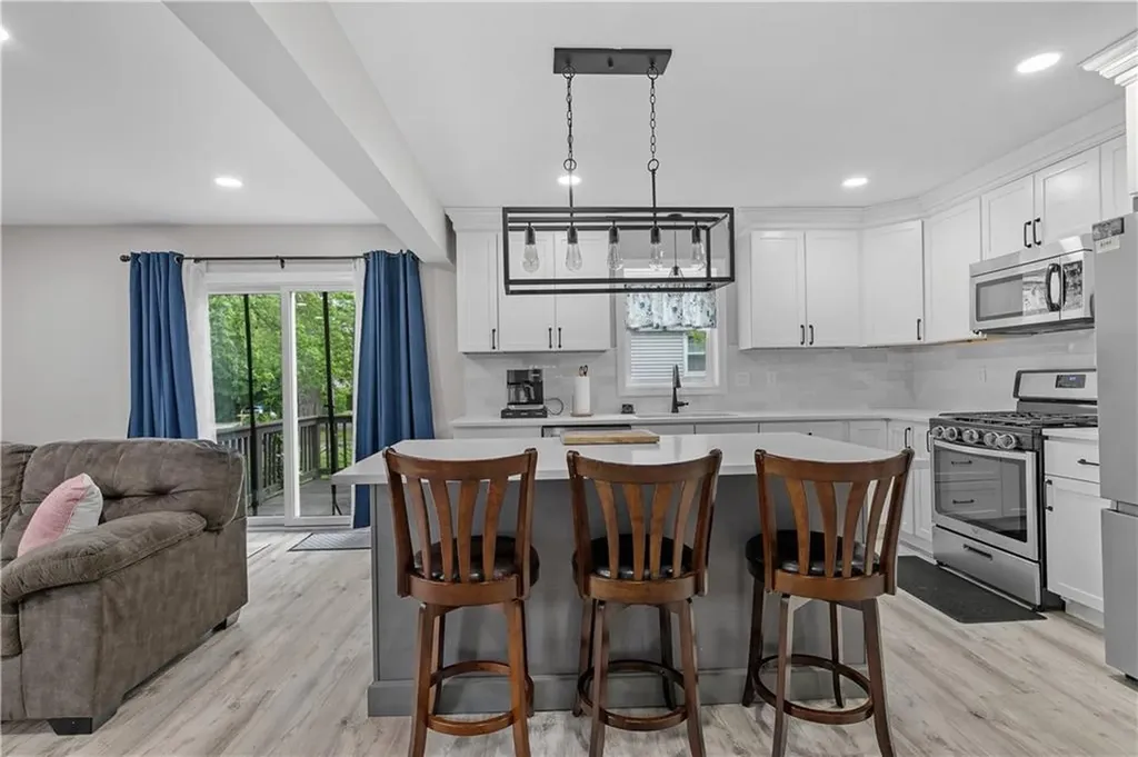 211 Franklin Street Warren RI 02885