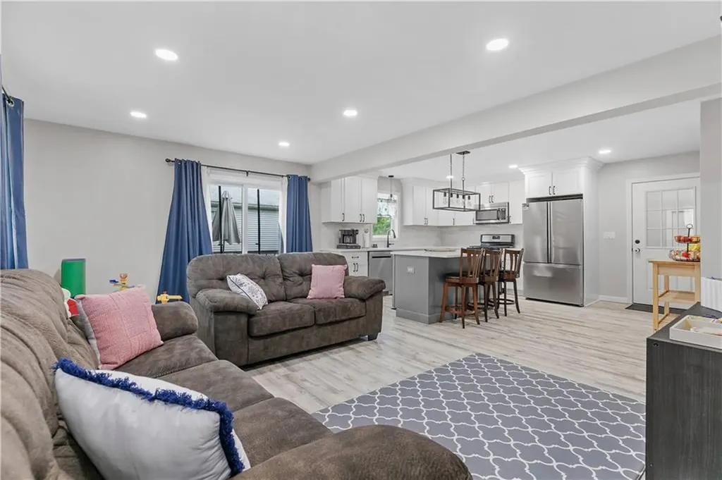 211 Franklin Street Warren RI 02885