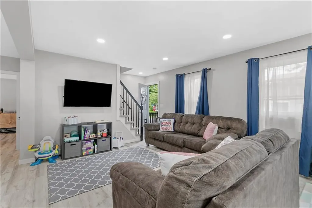 211 Franklin Street Warren RI 02885