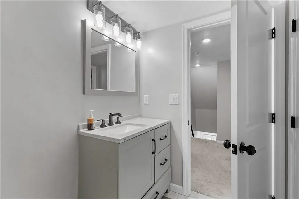 211 Franklin Street Warren RI 02885