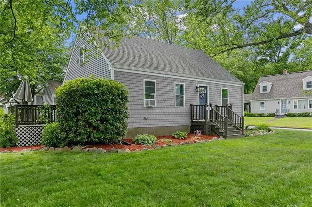 211 Franklin Street Warren RI 02885