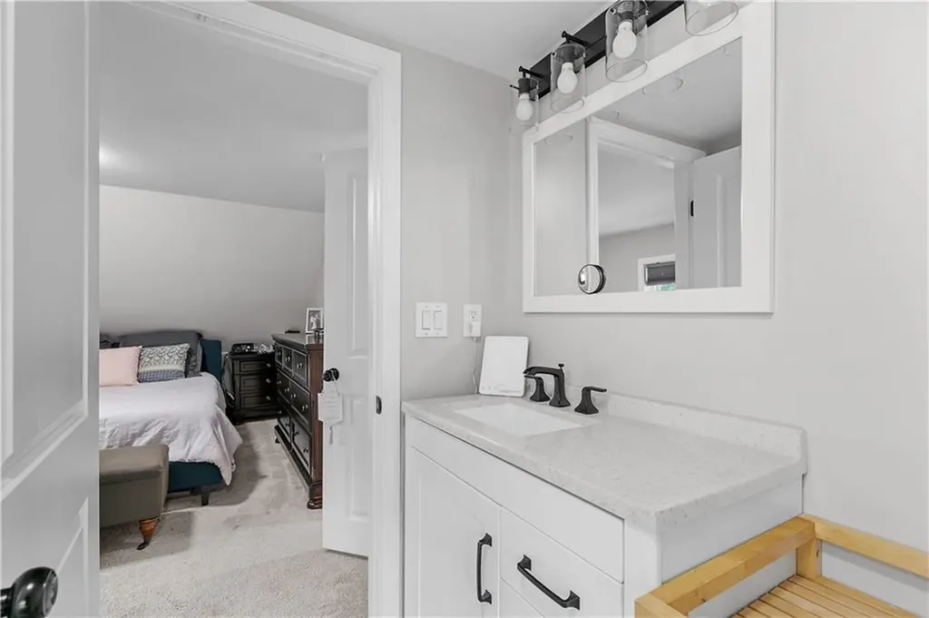 211 Franklin Street Warren RI 02885