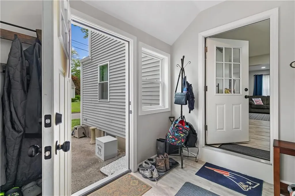 211 Franklin Street Warren RI 02885