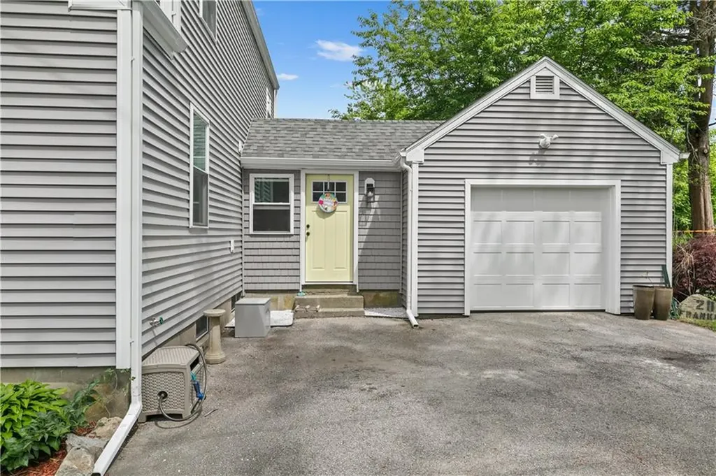 211 Franklin Street Warren RI 02885