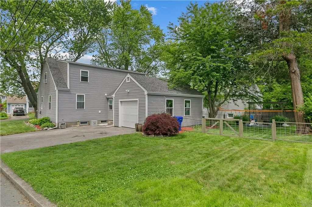 211 Franklin Street Warren RI 02885