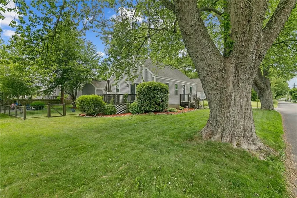 211 Franklin Street Warren RI 02885