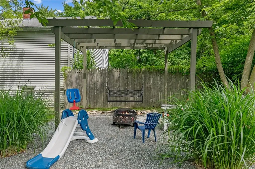 211 Franklin Street Warren RI 02885