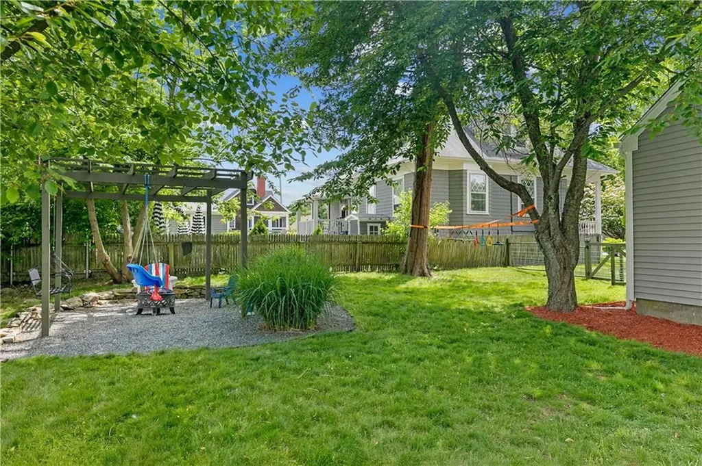 211 Franklin Street Warren RI 02885