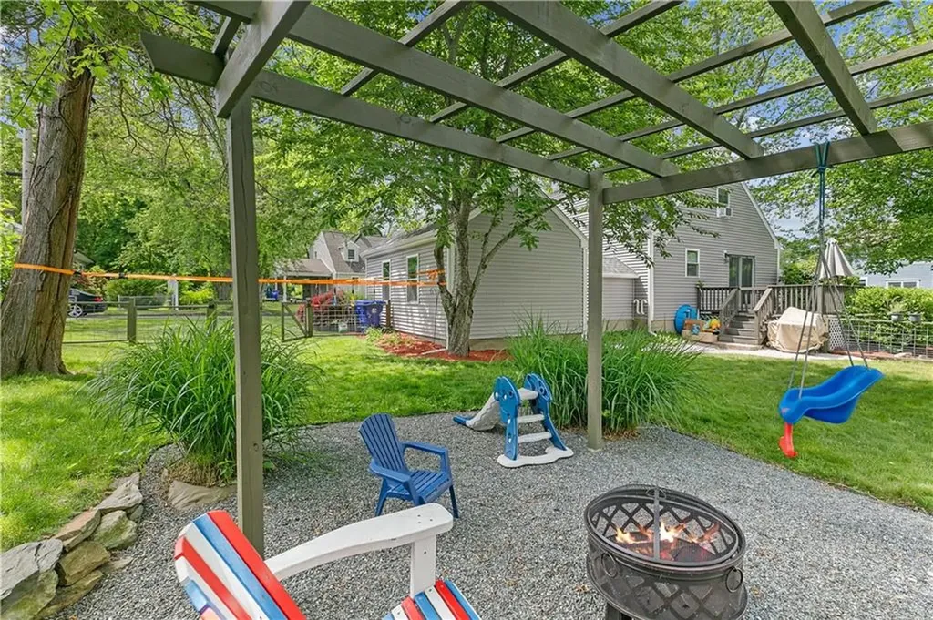 211 Franklin Street Warren RI 02885