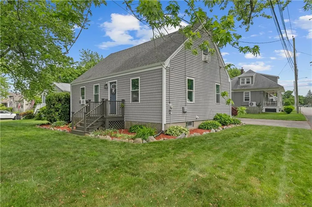 211 Franklin Street Warren RI 02885