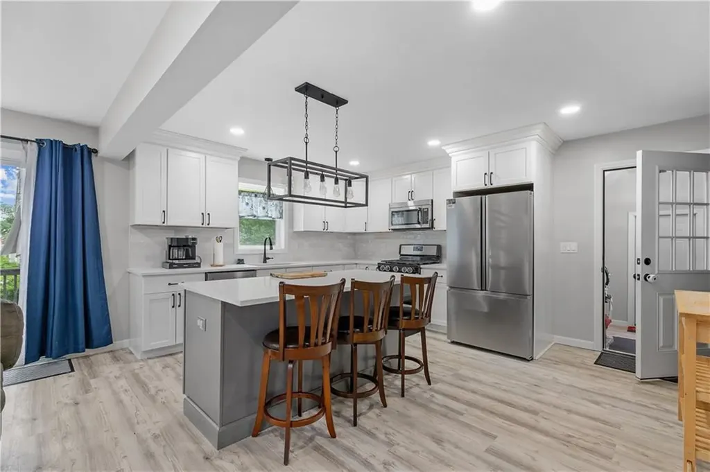 211 Franklin Street Warren RI 02885