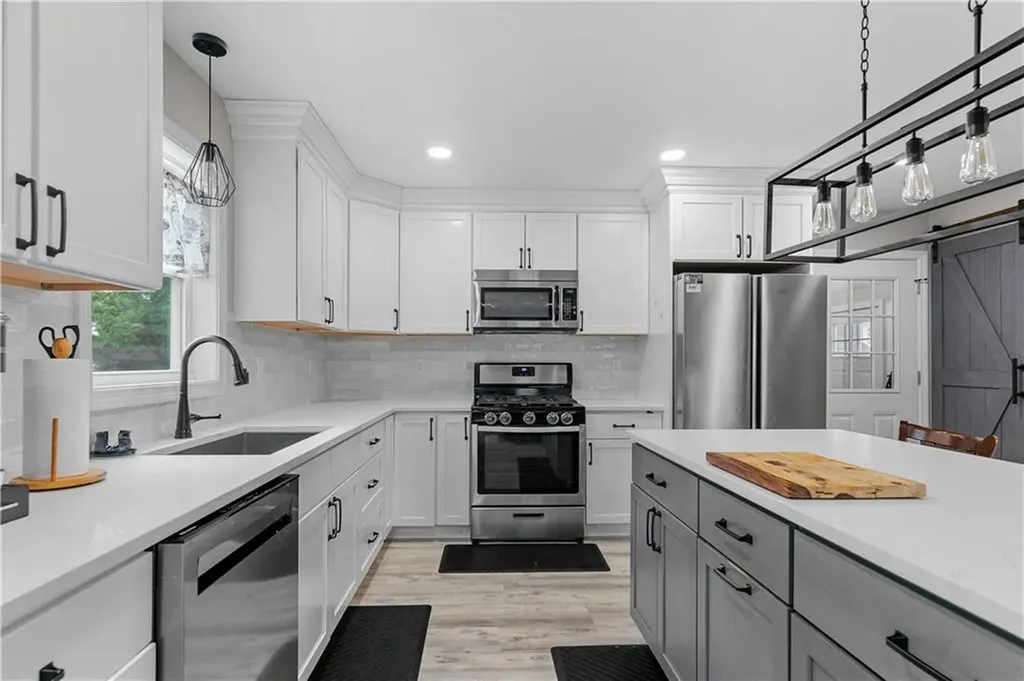 211 Franklin Street Warren RI 02885