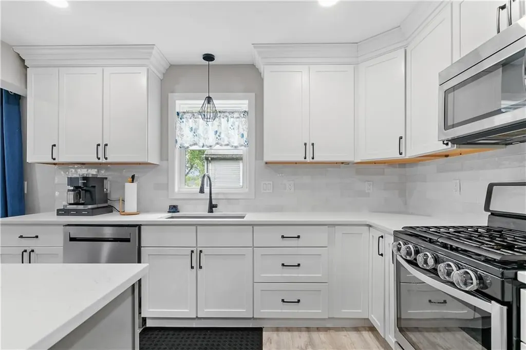 211 Franklin Street Warren RI 02885