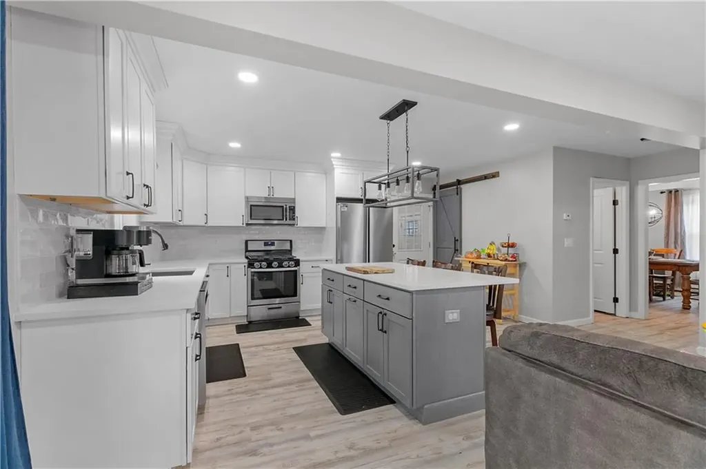 211 Franklin Street Warren RI 02885