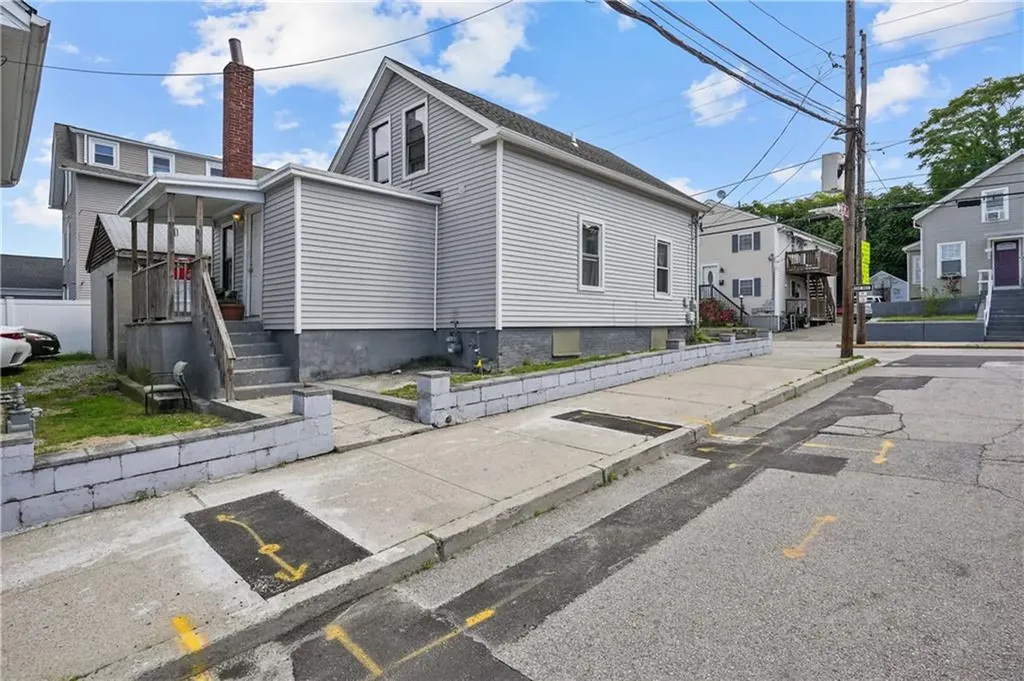 86 Washington Street Central Falls RI 02863