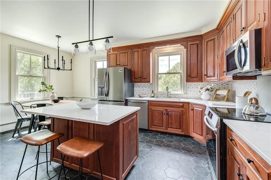 651 Natick Avenue Cranston RI 02921