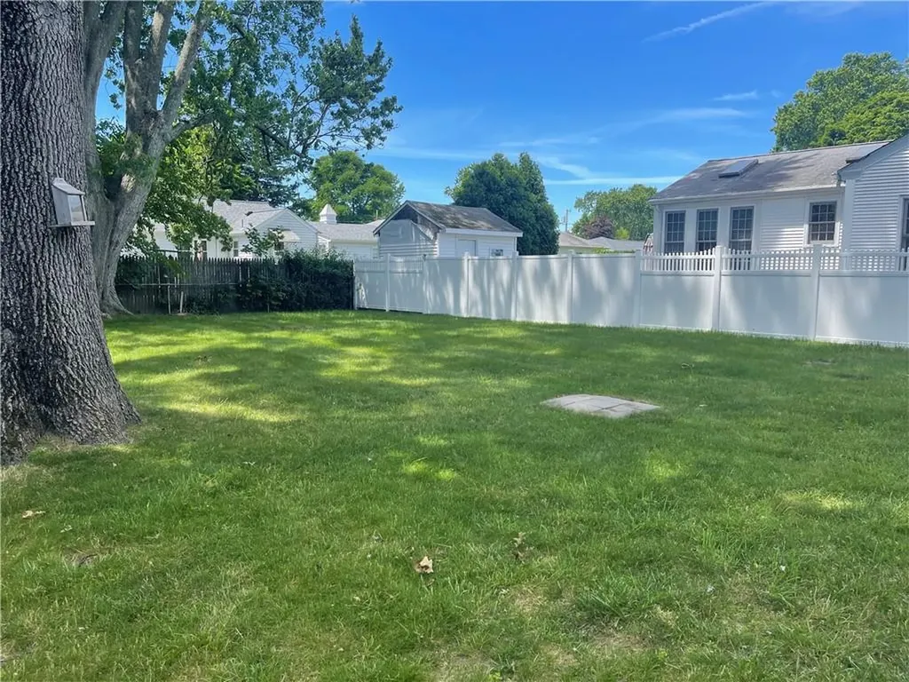 118 Chapmans Avenue Warwick RI 02886