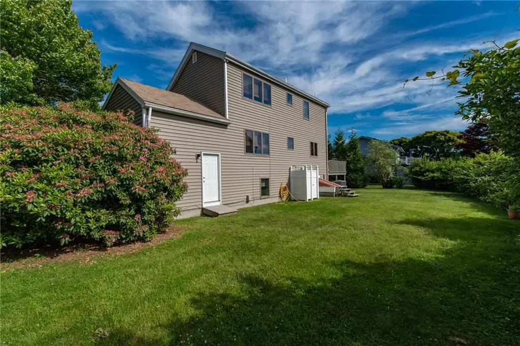 49 White Swan Drive Narragansett RI 02882