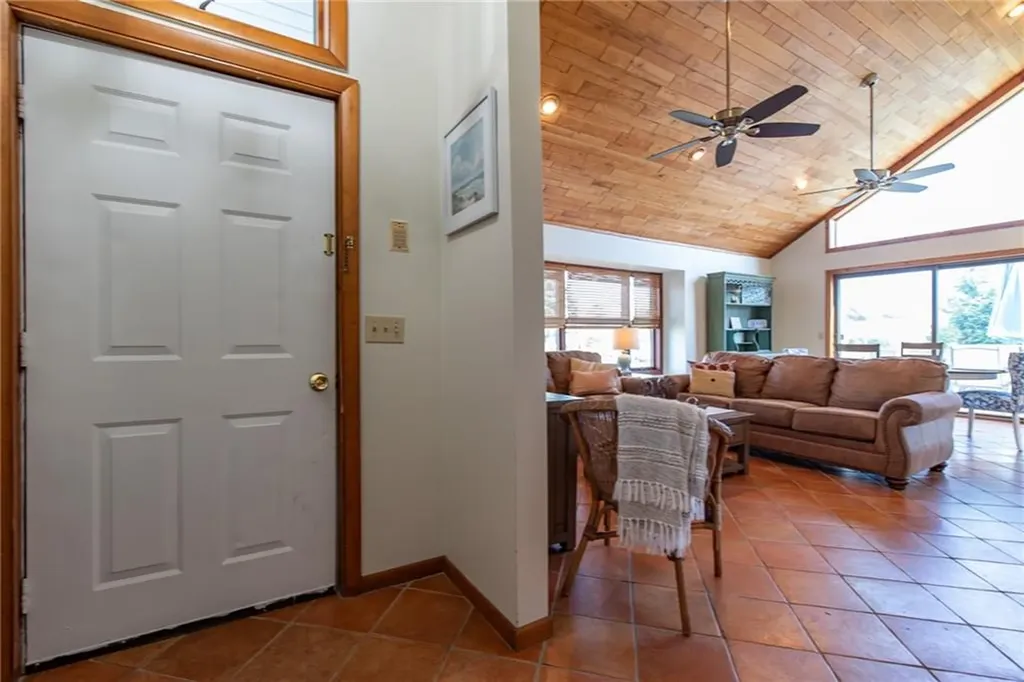 49 White Swan Drive Narragansett RI 02882