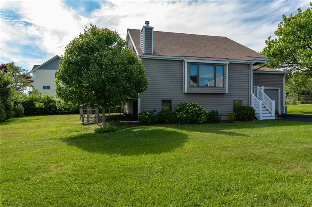 49 White Swan Drive Narragansett RI 02882