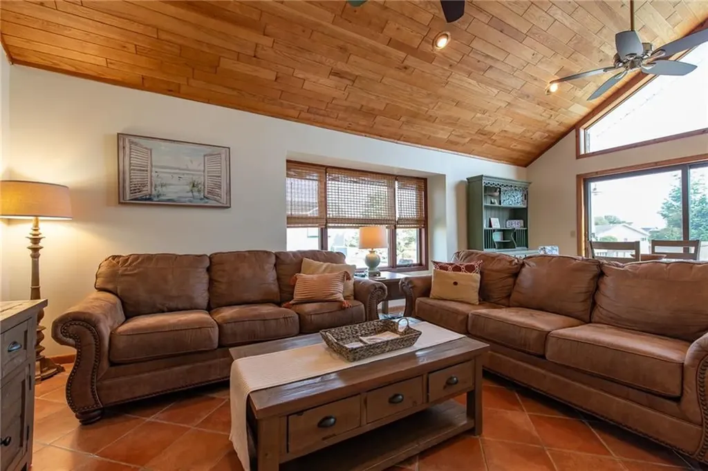 49 White Swan Drive Narragansett RI 02882