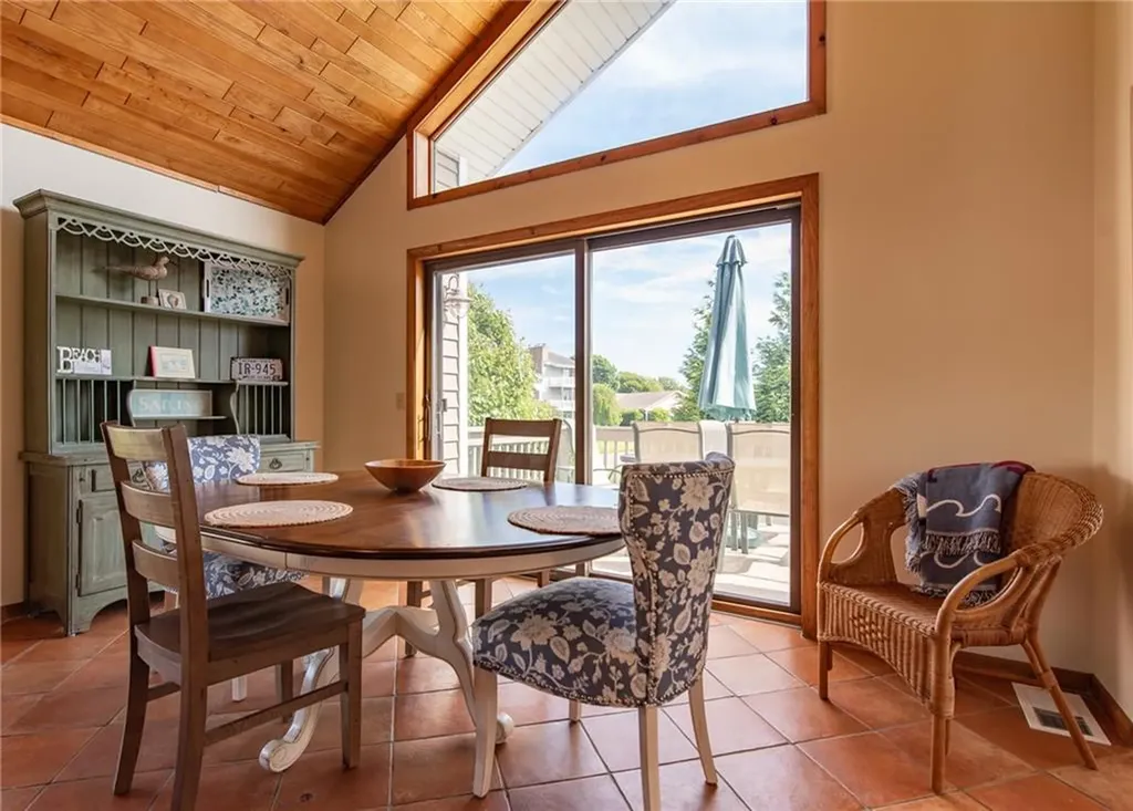 49 White Swan Drive Narragansett RI 02882