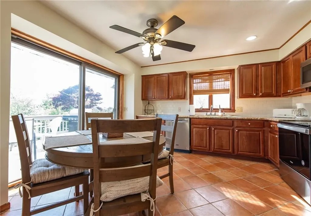 49 White Swan Drive Narragansett RI 02882
