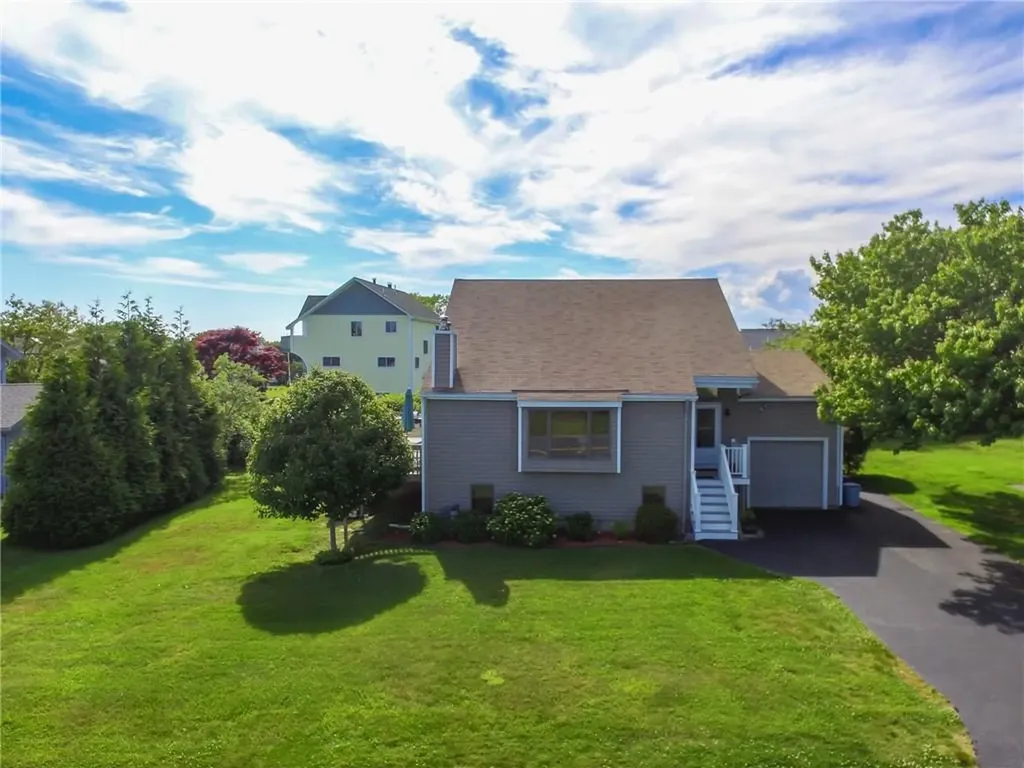 49 White Swan Drive Narragansett RI 02882