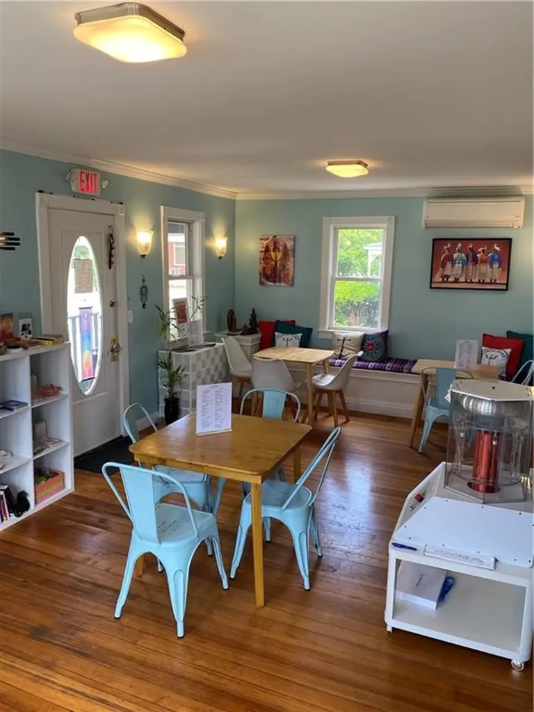 60 Maple Avenue Barrington RI 02806