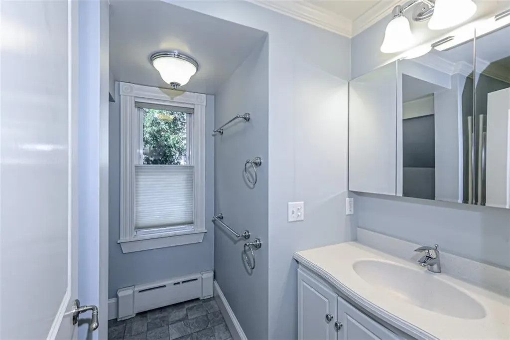 401 Broadway Newport RI 02840
