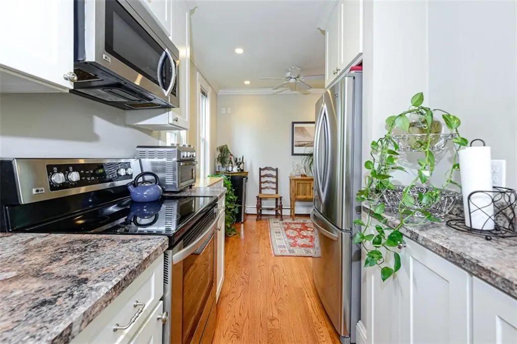 401 Broadway Newport RI 02840