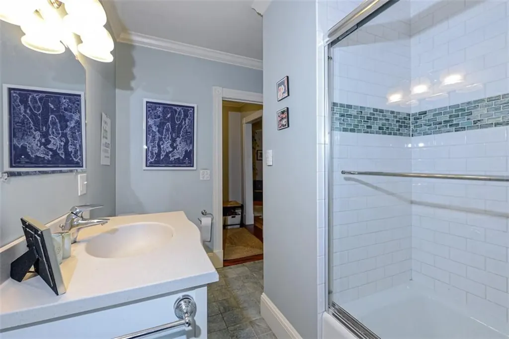 401 Broadway Newport RI 02840