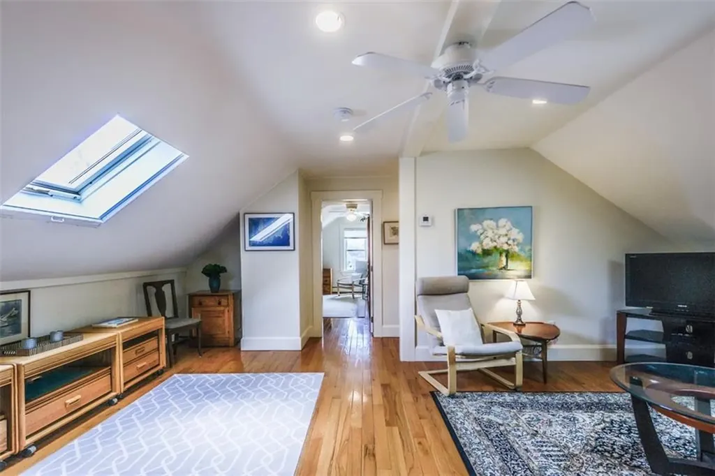401 Broadway Newport RI 02840