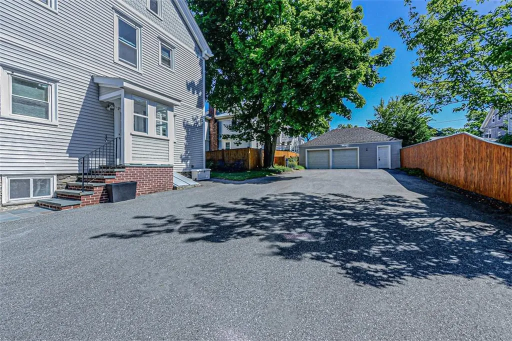 401 Broadway Newport RI 02840