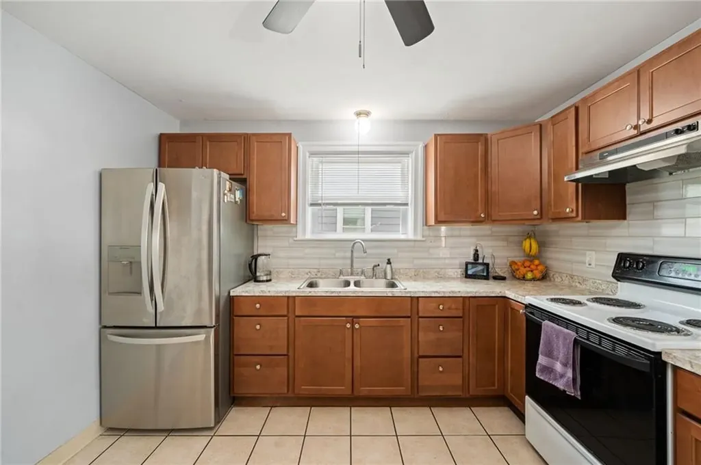 81 Rosemere Road Pawtucket RI 02861