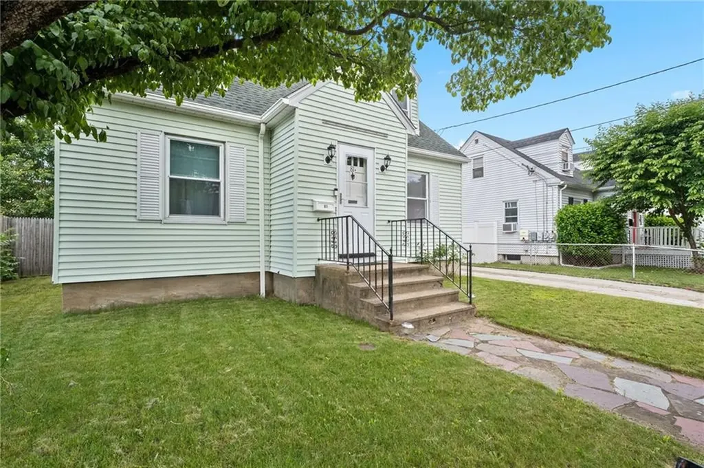 81 Rosemere Road Pawtucket RI 02861