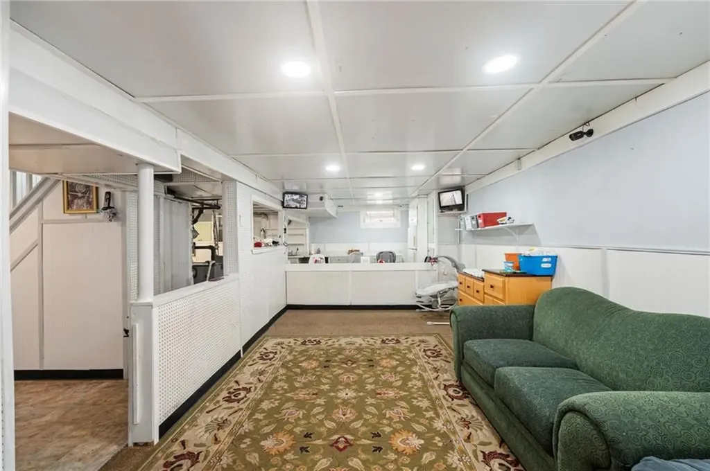 81 Rosemere Road Pawtucket RI 02861