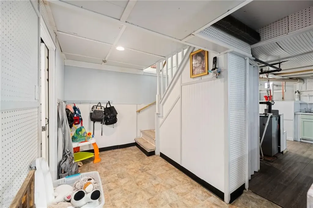 81 Rosemere Road Pawtucket RI 02861