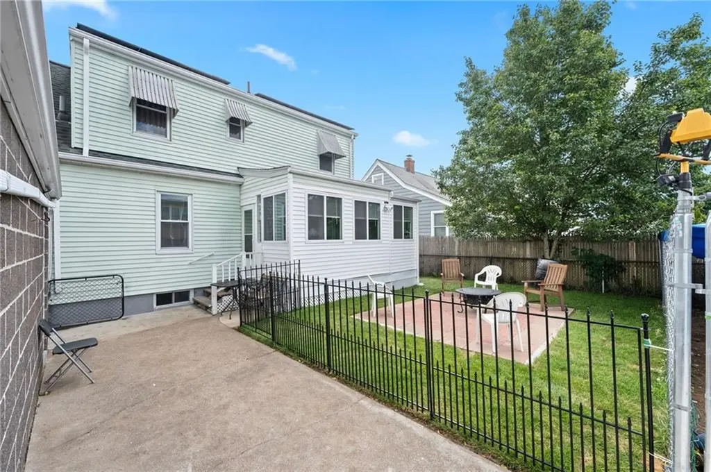 81 Rosemere Road Pawtucket RI 02861